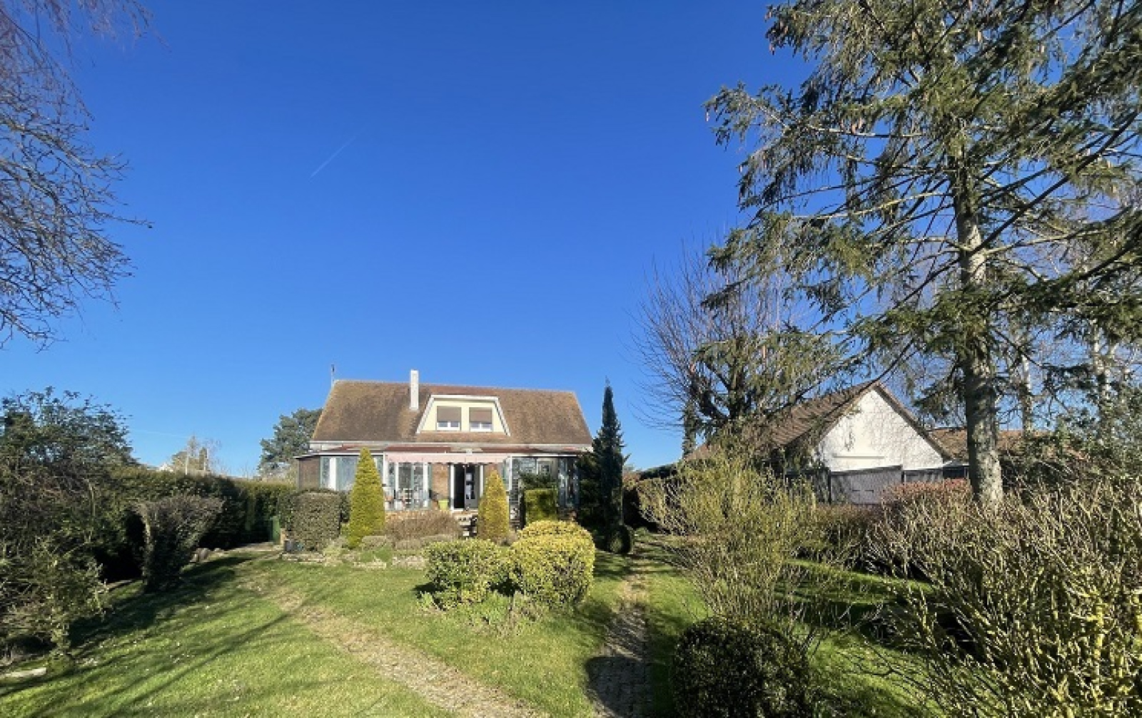 Vente GARANCIÈRESENDROUAIS PAVILLON 5 CHAMBRES SUR SOUSSOL TOTAL